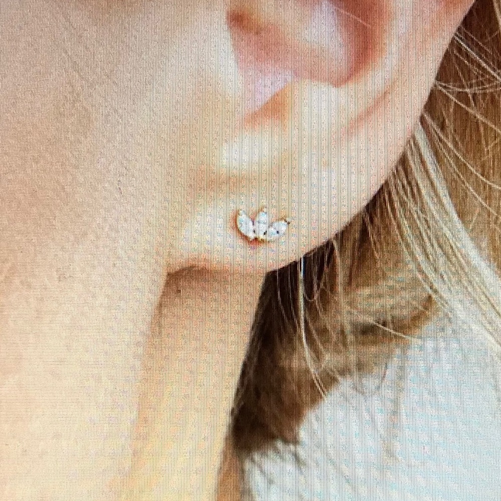 🎉 2 FOR 1 DELICATE MARQUISE STUDS AND SPARKLE RING.🎉 - Picture 7 of 7
